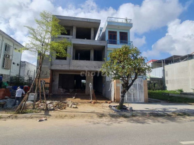 Nhà 3 tầng mặt tiền đường 26m Đông Nam Thủy An