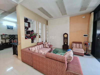 Cho thuê nhà 3 tầng mặt tiền nội thành Huế