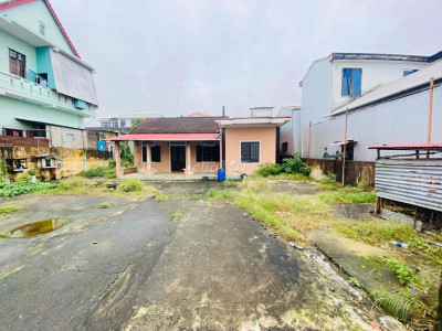 CHO THUÊ NHÀ CẤP 4 KÈM 500m2 ĐẤT CHÂN CẦU CHỢ DINH