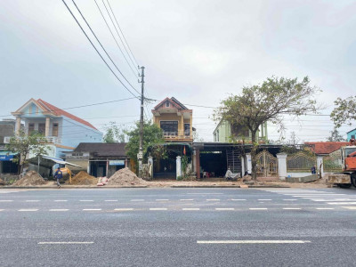 Cho thuê 270m2 mặt tiền Nguyễn Tất Thành