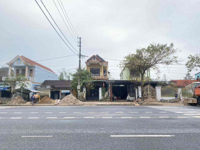 cần cho thuê 300m đất mặt tiền Nguyễn tất thành.