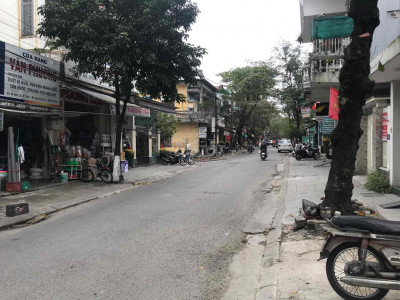 cho thuê mặt tiền Nhật lệ. vị trí đông đúc