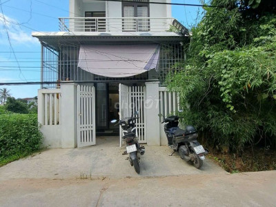 Nhà 2 tầng Ngọc Anh, cách Tỉnh Lộ 10 chỉ 50m