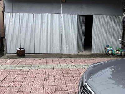 Cho thuê nhà ngã 3 tứ hạ