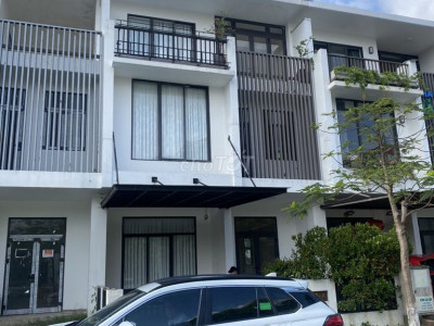 Cho thuê nhà liền kề mặt tiền 7m, 126m2 sàn tại Huế