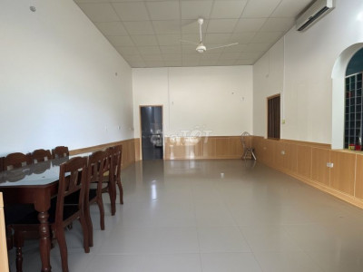 Cho thuê nhà 5x15m tại trung tâm thị trấn Phú Lộc, Huế giá 2.xxx