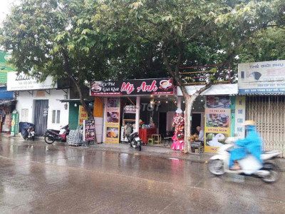 Sang rẻ quán caphe đang hoat động