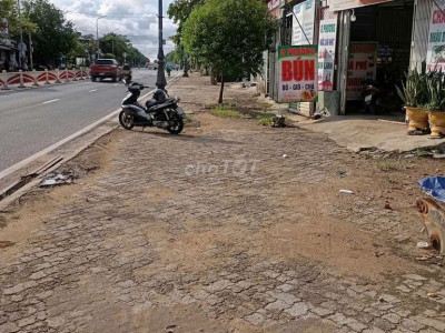 CHO THUÊ MẶT BẰNG DÀI VÀ RỘNG