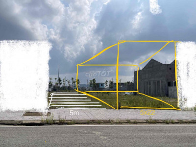 Cho thuê đất chính chủ 2 mặt tiền (5x22) sát FPT School Huế