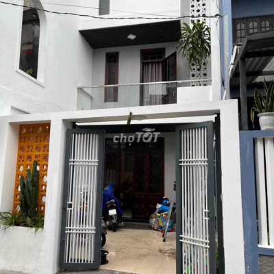 BÁN GẤP NHÀ 3 TẦNG ĐƯỜNG PHẠM VĂN ĐỒNG