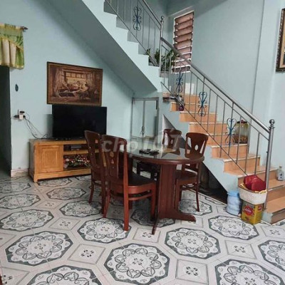 Cho thuê nhà 2 mặt tiền Tú Xương view hồ thoángmat