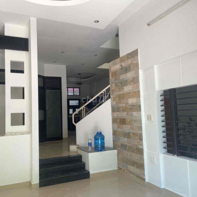 Cho thuê nhà 3 tầng mặt tiền Hà Huy Giáp - Tp Huế