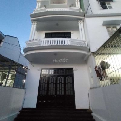Cho thuê nhà 3 tầng Mặt Tiền Huỳnh Tấn Phát 11 Pn