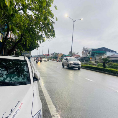 CHO THUÊ NHÀ 3 TẦNG MẶT TIỀN LÊ DUẪN CHỈ 4TR/TH