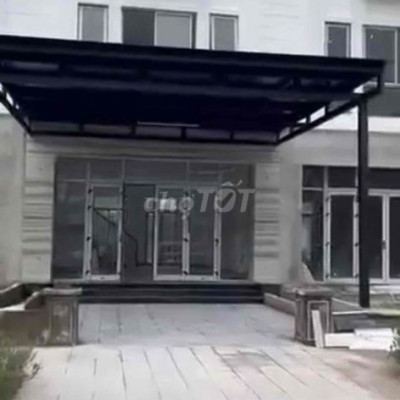 Nhà nguyên căn 3 tầng mặt tiền Royal Park!!