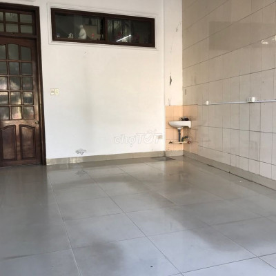 CHO THUÊ TẦNG 1 MẶT TIỀN HÙNG VƯƠNG - 7TR/ THÁNG
