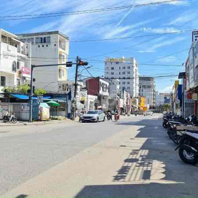 CHO THUÊ MẶT BẰNG MẶT TIỀN BÀ TRIỆU, GẦN CHỢ CỐNG