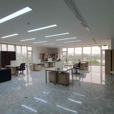 Mặt bằng 360m2 mới đẹp trống suốt phù hợp làm VP