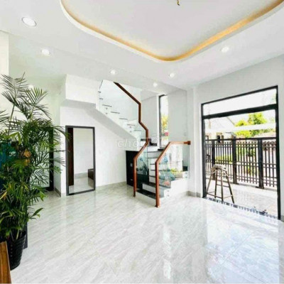 cho thuê nhà mặt tiền nguyễn hửu cảnh. huế