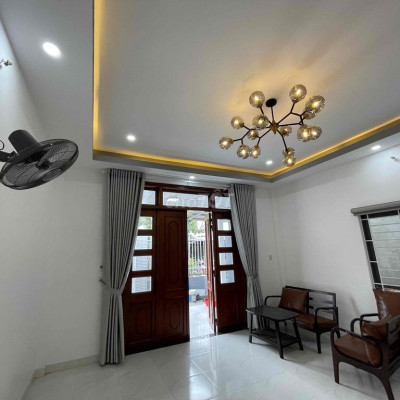 Cho thuê nhà nguyên căn kiệt Hải Triệu  - Nhà gồm: