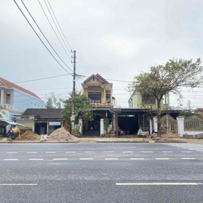 cần cho thuê 300m đất mặt tiền Nguyễn tất thành.