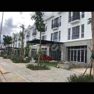 Cho thuê MB mặt tiền Royalpark