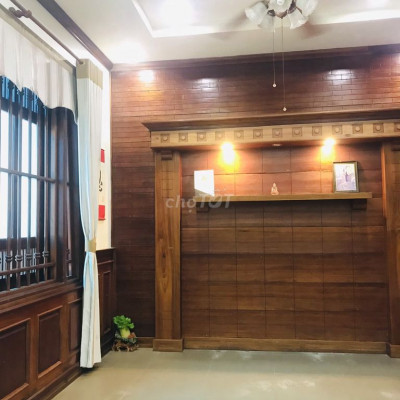 CHO THUÊ AN CỰU CITY 126M2 ỐP GỖ MÁT