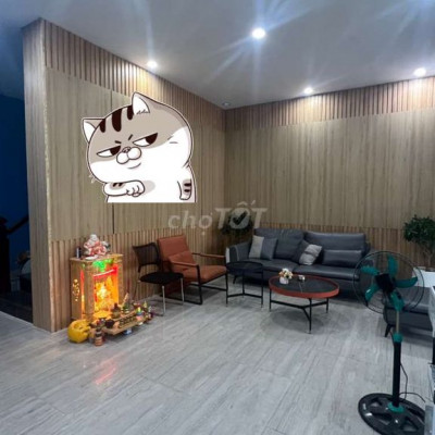Cho Thuê MT Hoàng Quốc Việt Cạnh Vietinbank.