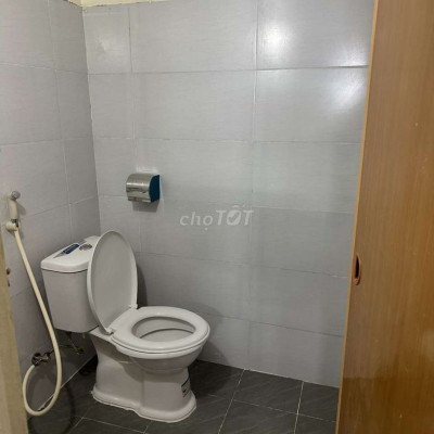 Cho thuê nhà nguyên căn, mặt tiền Nguyễn Phong Sắc