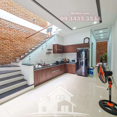 NHÀ MẶT TIỀN GẦN PHẠM VĂN ĐỒNG CHO THUÊ A.MINH