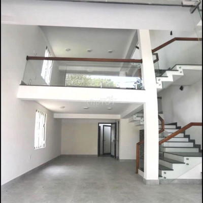 Nhà mặt tiền 180m2, 4pn,Gần Phố Tây 12tr/th