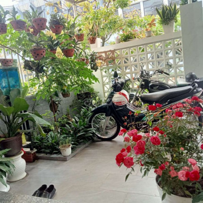 Cho thuê nhà mặt đường Nguyễn Văn Linh.