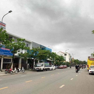 Cho thuê nhà mặt tiền 3 tầng trung tâm TP Huế