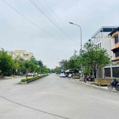 CHO THUÊ VÀ SANG MB 3 TẦNG MT LÊ QUANG ĐẠO