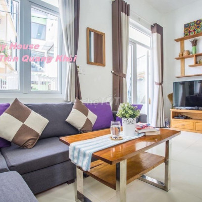 NHÀ 3 TẦNG ĐỐI DIỆN VINCOM