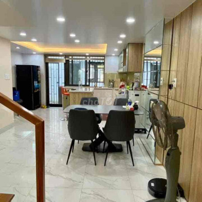 Sang mặt bằng 3 tầng mặt tiền Hoàng Quốc Việt Huế