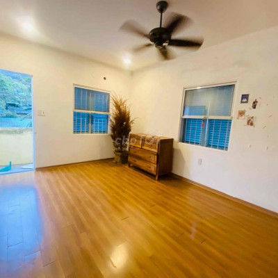 CHO THUÊ CHUNG CƯ ĐỐNG ĐA K NỘI THẤT 2.5TR