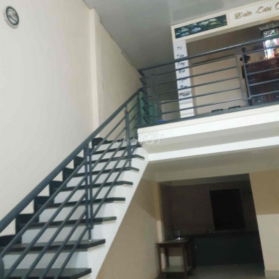 GÁC LỬNG MT NGUYỄN TẤT THÀNH GẦN CẦU VƯỢT