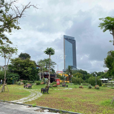 MB mặt tiền Hoàng Quốc Việt đẹp ngang 7.75x17.5m