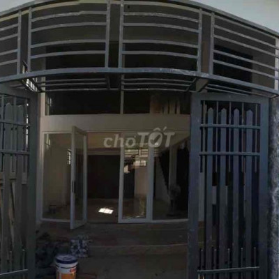 cho thuê nhà một lầu một trệt,,80m2 gồm 3 phòng ngủ,2 toilet,một bếp