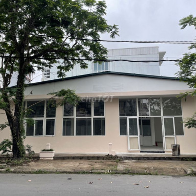 Cho thuê mặt bằng đất 2 mặt tiền Phan Văn Trường và Nguyễn Sinh Sắc