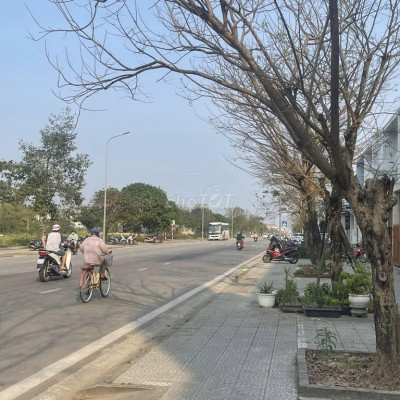 Mặt tiền Hoàng Quốc Việt đối diện AEON Huế