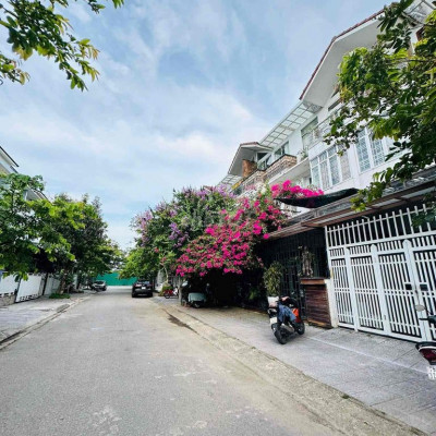 Cho thuê nhà 3 tầng đầy đủ nội thất An Cựu City