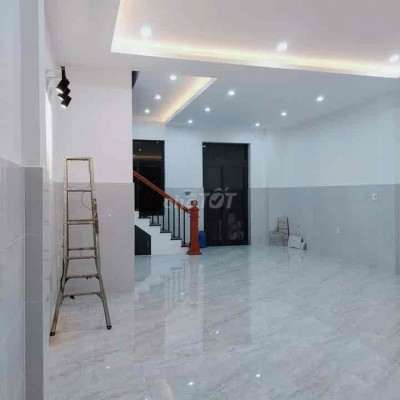 Cần cho thuê nhà 3 Tầng mặt tiền đường 60m Royal Park