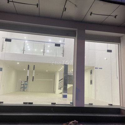 CHO THUÊ NHÀ MẶT TIỀN 4 TẦNG GẦN SIÊU THỊ NGUYỄN KIM 19TR/THÁNG