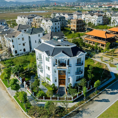 Cho thuê biệt thự Phú Mỹ An_Huế- Nội thất cao cấp, có sân vườn, 4PN