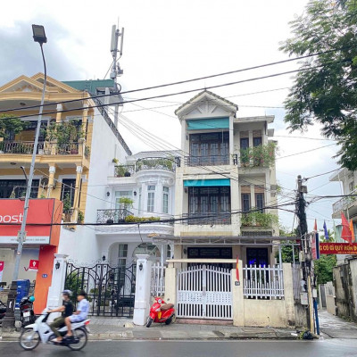 CHO THUÊ NHÀ NGAY GÓC NGUYỄN KHUYẾN - NGUYỄN HUỆ