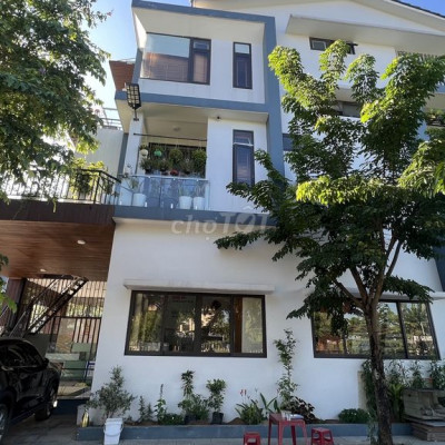 Cho Thuê góc 2 MT đối diện trường học- Cạnh siêu thị Aeon Mall- TP Huế