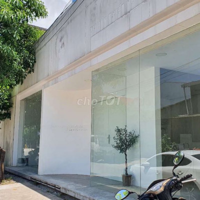 Cho thuê showroom 2 mặt tiền 161 Phạm Văn Đồng
