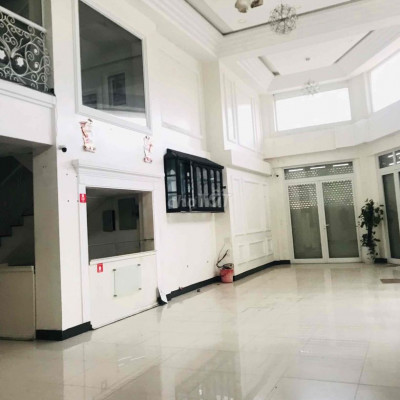 CHO THUÊ TẦNG 1 NHÀ 2 MẶT TIỀN SÁT NGAY PHỐ ĐI BỘ HAI BÀ TRƯNG HUẾ